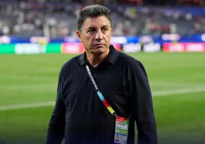  قلعه‌نویی: از روزی که آمده‌ام رو هوا هستیم/ لیگ را بدون هماهنگی با من تعطیل کردند