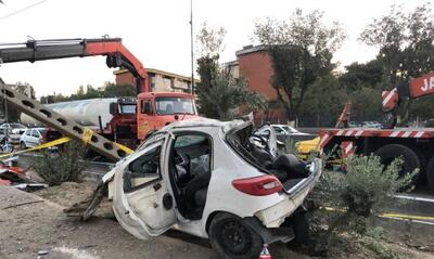  تصادف مرگبار پژو ۲۰۷ در بزرگراه بسیج؛ مرگ زن جوان و دختر خردسال