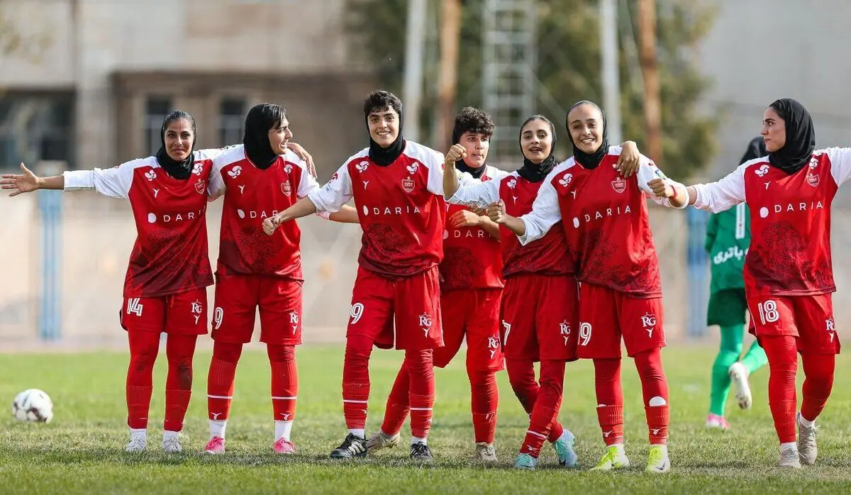 پیروزی ۲ بر ۱ استقلال و تداوم صدرنشینی پرسپولیس
