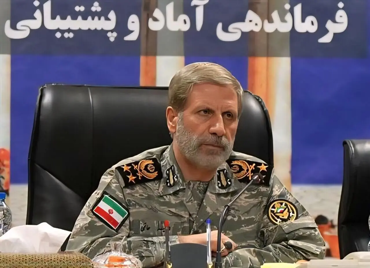 فرمانده کل ارتش: پرستاری فراتر از یک حرفه، رسالتی مقدس و انسانی است