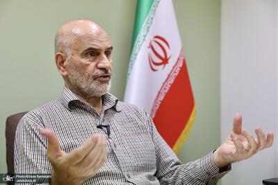  فرشاد مؤمنی: سیاست ارزی در خدمت تضعیف تولید است/ ضرورت تغییر آرایش قدرت در نظام تصمیم‌گیری اقتصادی/  شوک‌های ارزی، قدرت خرید مردم و توان تولید را کاهش می‌دهد