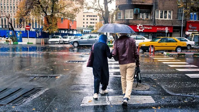 پیشبینی هوای تهران شنبه ۲۵ مهر، دما به ۳۱ درجه هم میرسد و برخی مناطق بارانی میشوند