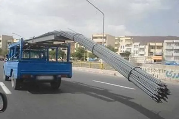 راهور: حمل میلگرد و تیرآهن بیرون‌زده با وانت‌های معمولی ممنوع است