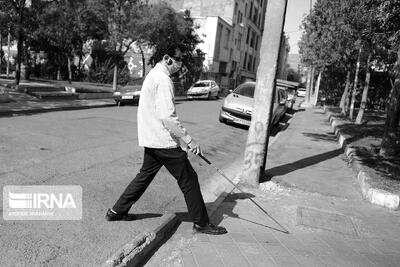  عصای سفید در حاشیه/ فاصله از مرکز، نابینایی را سخت‌تر می‌کند
