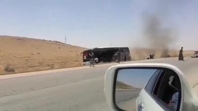  مصدوم شدن ١۵ نفر در پی واژگونی کامیونت ایسوزو در کرمان