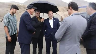 آقای مدیرکل! دستت را از جیب درآور و چترت را خودت بگیر - مردم سالاری آنلاین