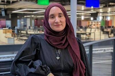  دفاع شاعر مسلمان از شعر غزه که در پارلمان ولز اجازه خواندن نیافت