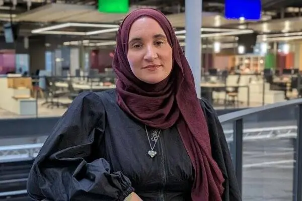  دفاع شاعر مسلمان از شعر غزه که در پارلمان ولز اجازه خواندن نیافت