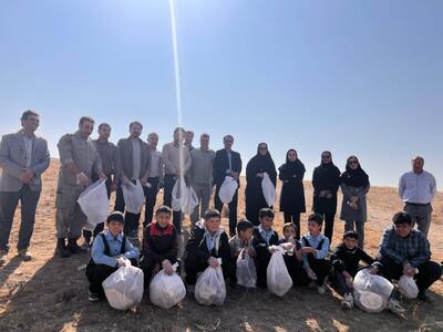 پاکسازی طبیعت روستای کرشت پردیس از زباله با مشارکت عمومی