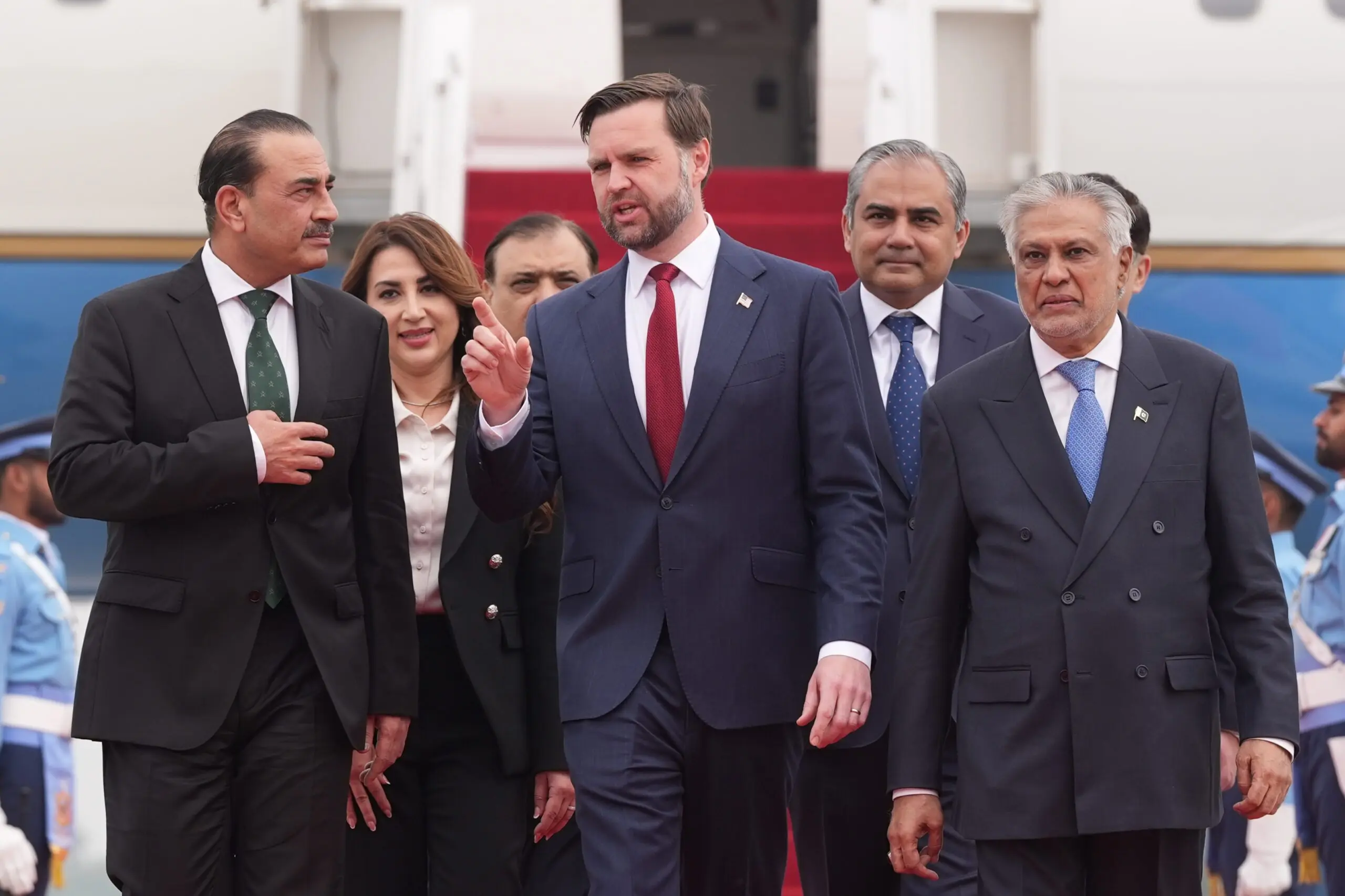کیهان: پاسخ قاطع ایران به نیرنگ آمریکا قیمت نفت را به ۱۱۱ دلار رساند | آخرین خبر