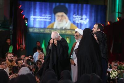  تشکر شاعرانه حاج صادق آهنگران از رهبر شهید انقلاب به خاطر اهدای عبا | آخرین خبر