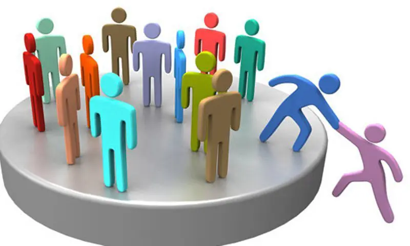 ضعف میانجیگری احزاب و تشکلهای سیاسی بین جامعه و حاکمیت