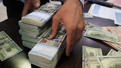  عرضه سنگین و ادامه‌دار دلار از سوی بانک مرکزی
