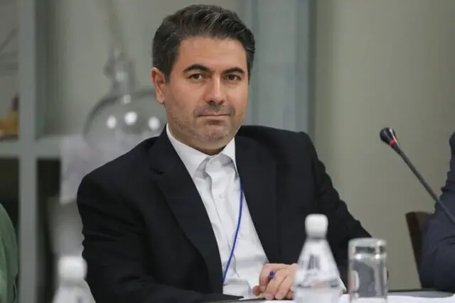 مدبر: ایران باید در زنجیره تولید شانگهای نقشآفرینی کند
