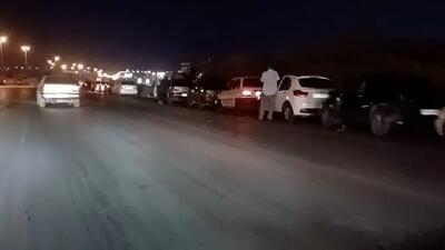  فیلم بازگشت صف‌ های چندساعته بنزین به بندرعباس / مردم همچنان در انتظار چاره‌ اندیشی مسئولان!