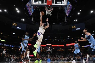  لیگ NBA| پیروزی لیکرز و مینه‌سوتا/ ادواردز رکورد زد - تسنیم