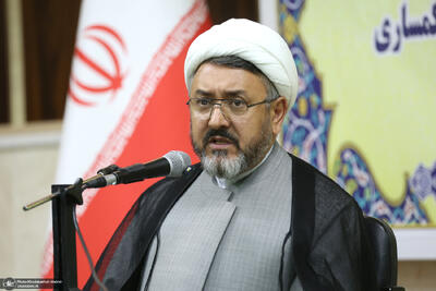  علی کمساری: سید مصطفی خمینی از جمله عالمانی بود که میان دانش دینی و مسئولیت اجتماعی و سیاسی پیوند برقرار کرد/ استمرار یک حرکت اجتماعی و سیاسی، نیازمند پایداری در برابر دشواری‌ها و فقدان‌های بزرگ است