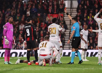  میلان 0-2 بورنموث ؛ شوک به میلان؛ مانیان با حرکت جنجالی اخراج شد + عکس