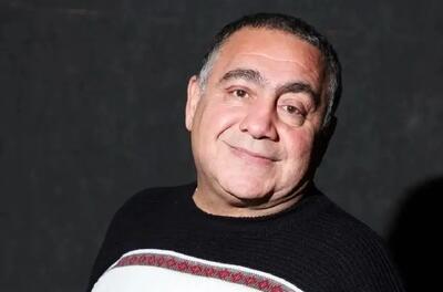  حضور متفاوت خسرو احمدی روی سن