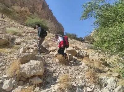  نجات موفقیت‌آمیز فرد گرفتار در ارتفاعات کوه خامی گچساران توسط امدادگران هلال احمر