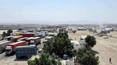  روزنامه‌نگار پاکستانی: گذرگاه مرزی میان پاکستان و ایران، سرانجام پس از چند روز تعطیلی، از هر دو طرف بازگشایی شد / سفیر ایران بازگشایی مرز را تأیید نکرد؛ «قدام پاکستان برای بستن مرز در چارچوب راهبرد آمریکا برای به زانو درآوردن ایران از طریق فشار اقتصادی است» - مردم سالاری آنلاین