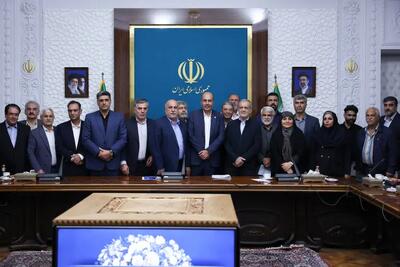  نشست پزشکیان با نمایندگان کامیون داران