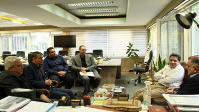  بررسی توسعه زیرساخت‌های ورزش زورخانه‌ای و کشتی پهلوانی در مجموعه ورزشی آزادی