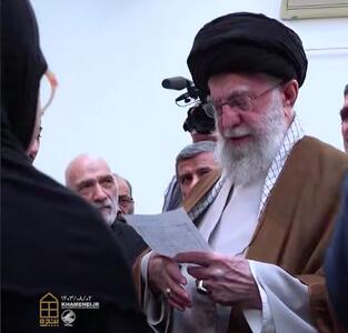  دیدار خانواده شهید کرباسی و عواضه با رهبر شهید انقلاب و ماجرای نامه‌ای که دختر خردسال شهید نوشت | آخرین خبر