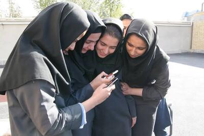  چند شرط برای استفاده از موبایل در مدارس