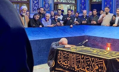  ادای احترام پزشکیان به مزار رهبر شهید انقلاب