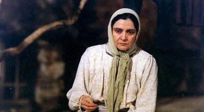  گلاب آدینه روی صحنه هم دخترش را تربیت کرد! | ببینید