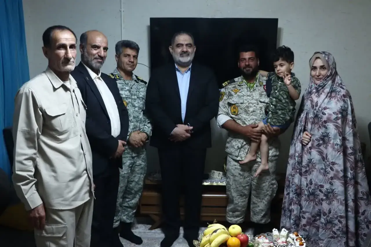 دریادار ایرانی: رشادت دریادلان نیروهای مسلح در حراست از تنگه هرمز، نماد اقتدار کشورمان است