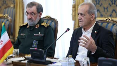  پزشکیان: از هر تفاهمی برای وحدت کشورهای اسلامی حمایت می‌کنیم
