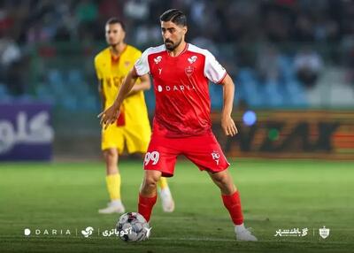  عدم اثبات کیفیت پوریا لطیفی‌فر هافبک جوان و ۲۳ ساله پرسپولیس در ترکیب این تیم
