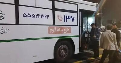 «پناه گرم» در راه تهران؛ ۱۵ اتوبوس برای شب‌های سرد بی‌خانمان‌ها