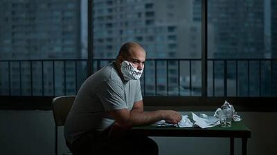  حقوق می گیریم، اما آرامش نمی خریم/ وقتی فشار معیشتی احساس کنترل بر زندگی را فرسوده می کند/ تحلیل روانشتاسی خبر ترند