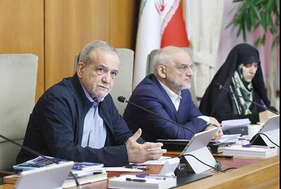  دولت برای عبور از شرایط «نه جنگ، نه صلح» تلاش می‌کند