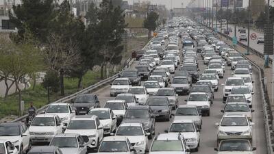  ترافیک نیمه‌سنگین در ۳ محور منتهی به تهران/ بارش باران در جاده‌های گیلان