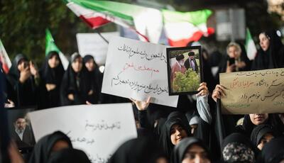  لحظاتی از تجدید عهد دانشگاهیان با رهبر انقلاب | آخرین خبر