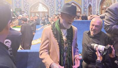  حضور کهنه سرباز آمریکایی بر سر مزار رهبر شهید انقلاب | آخرین خبر