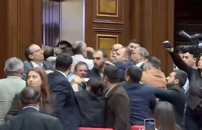  ببینید/ دعوای خانوادگی در پارلمان ارمنستان