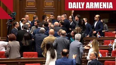  ویدئویی از درگیری فیزیکی نمایندگان در مجلس ارمنستان