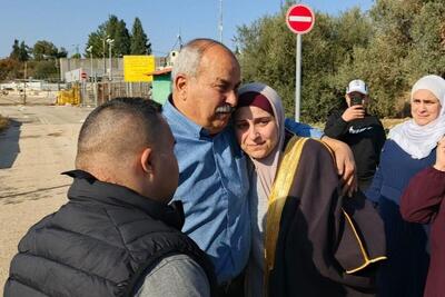  آزادی خبرنگار فلسطینی پس از ۴۵۰ روز اسارت در زندان‌های اسرائیل