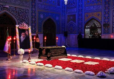  حضور ۳۰۰ نفر از شیوخ و سران عشایر عراق در مشهد برای تجدید میثاق با رهبر شهید + فیلم