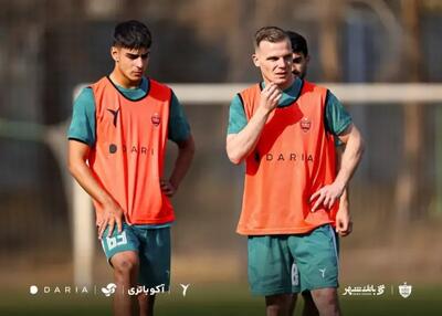  عکس ؛ تلاش دنیل گرا برای ثبت اولین دقایق بازی خود در فصل جدید با پیراهن پرسپولیس