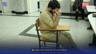  روی کاپوت بود اما به حرکتم ادامه دادم و کشتمش