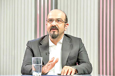  دیپلماسی بر لبه پرتگاه