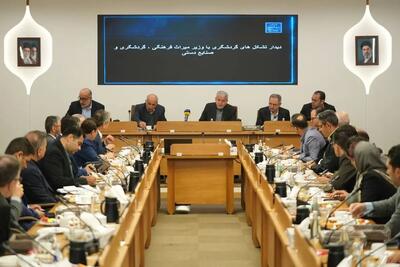  سازوکار تبدیل ارز گردشگران خارجی در مبادی ورودی کشور نهایی شد