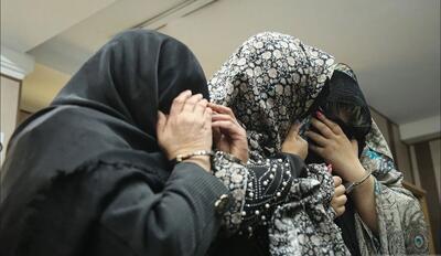  جزئیات دستگیری سارقان در تهران؛ از سرقت دریچه‌های آب تا زورگیری و سرقت خودرو