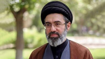  رهبر معظم انقلاب: هوشیاری و ایستادگی ملّی، رمز غلبه بر دشمن متجاوز و مسلّح است